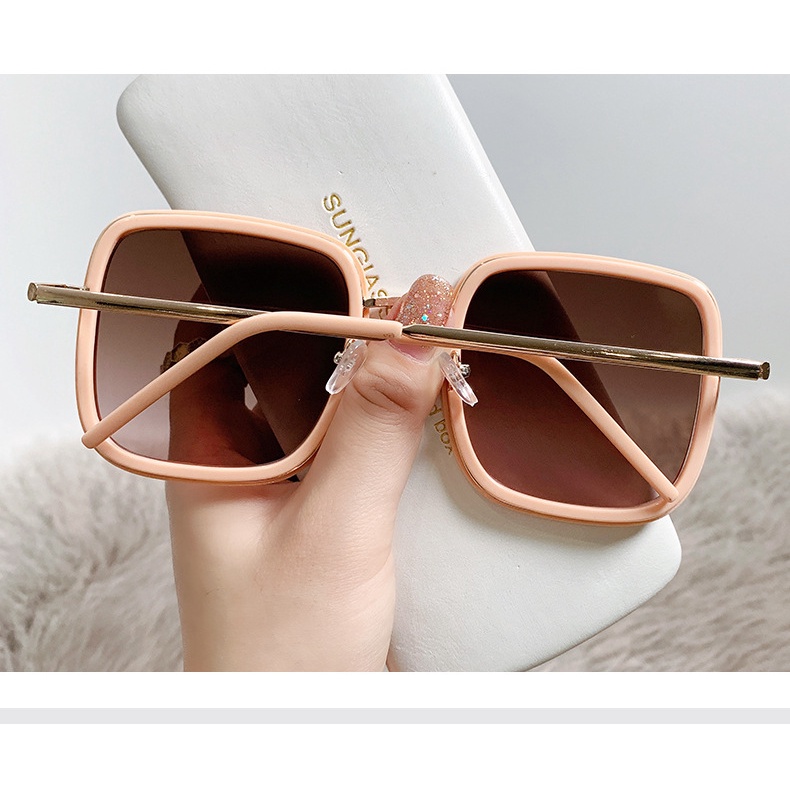 Kính Mát Tròng Vuông Gọng To Phong Cách Hàn Quốc Mẫu Mới 2022