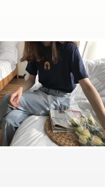 Áo thun in hình cô bé