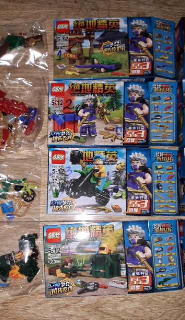 Lắp ráp 1 hộp LegoPubg 99533 có nhiều chi tiết bằng nhựa ABS