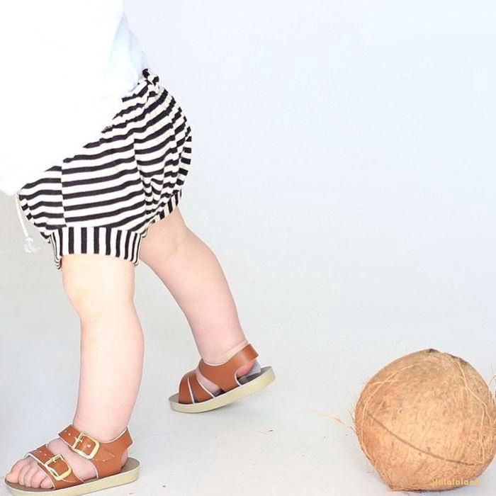 Quần Short Vải Cotton Phối Hoạ Tiết Kẻ Sọc Cho Bé