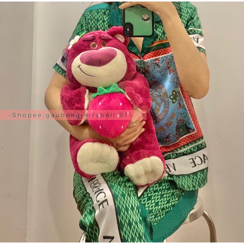 Gấu bông thơm dâu tây Lotso ToyStory3 Disney ôm trái dâu chính hãng Potdemiel 2022 cao cấp hàng loại 1