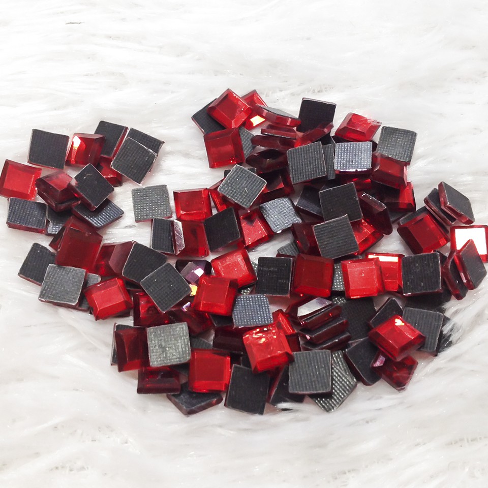 Hạt đá ủi xoàn hong kong hình vuông tráng gương đá ủi nhiệt đính kết trang phục size 6li