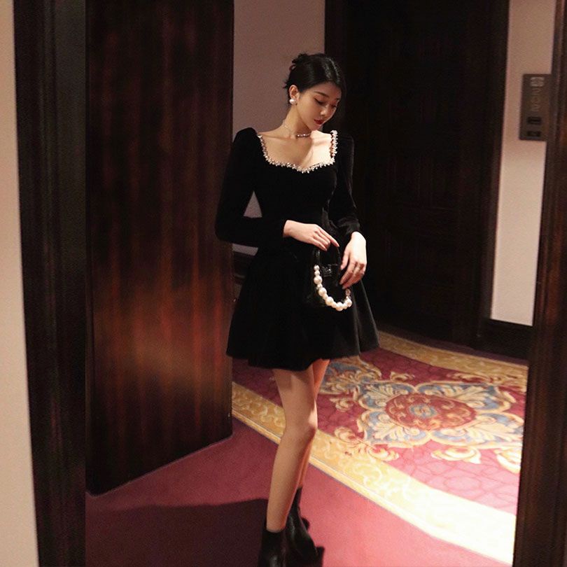 22aw!Đầm Nhung Dáng Chữ a Cổ Vuông Màu Đen Ngọt Ngào Thời Trang Mùa Thu 2022 Phong Cách Pháp Se