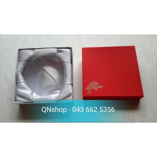 Hộp đựng vòng tay hoa hồng đỏ