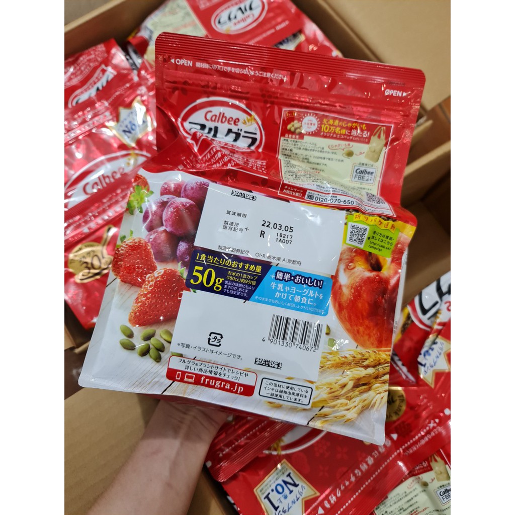 Ngũ cốc Calbee Ăn Kiêng Giảm Cân Nhật Bản mix sữa chua ( 800G )