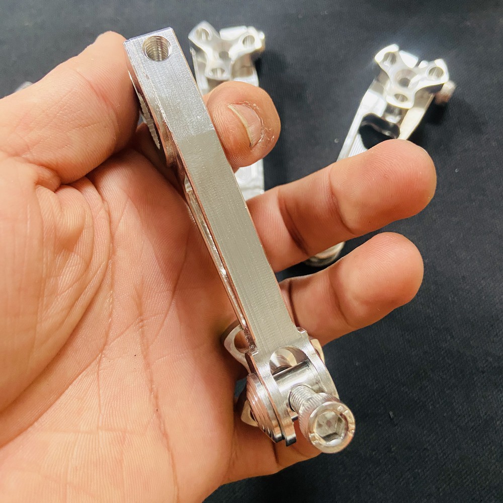 PÁT THẮNG ĐÙM XE MÁY INOX 304 SÁNG BÓNG, CÓ THỂ GẮN PÁT THẮNG TRƯỚC HOẶC SAU CÁC DÒNG XE WAVE, DREAM, SIRIUS, JUPITER...