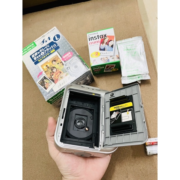 Máy chụp ảnh lấy liền Fujifilm Instax Mini 30 Cheki tặng kèm pin CR2 và 1 hộp film 10 tấm date 2023