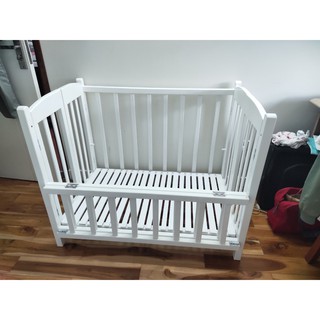 Giường cũi trẻ em Trắng (100% gỗ tự nhiên, sơn PU cao cấp) làm giường cho bé ngủ riêng, tạo thói quen tự lập cho bé