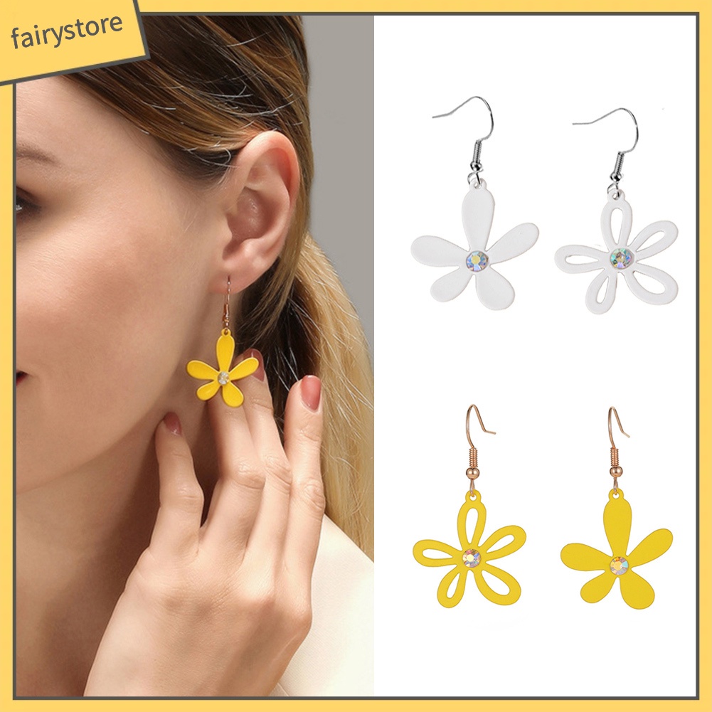 Hoa tai dáng dài mặt hình bông hoa thiết kế không đối xứng cho nữ