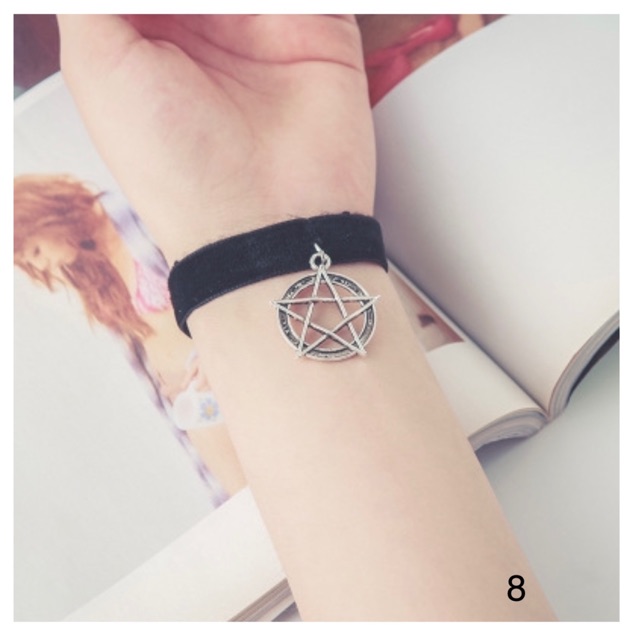 Vòng tay nữ ngẫu nhiên