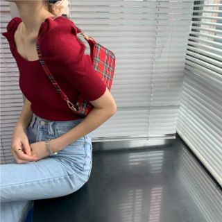 (SẴN) Áo len hè cổ vuông tay phồng