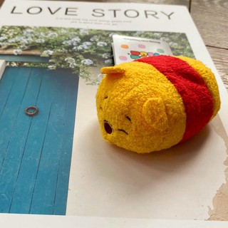 Thú bông Tsum Tsum mini gấu Pooh nhắm mắt