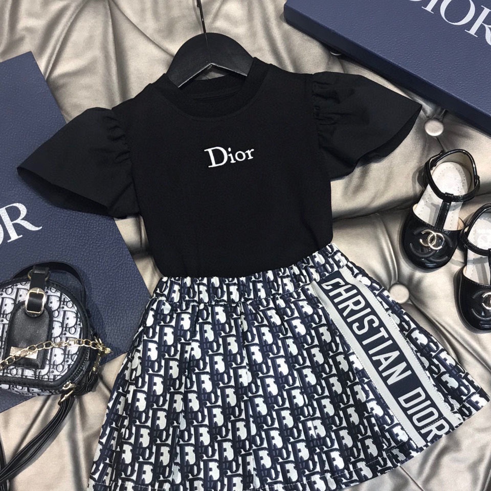 Dior_Kid Set Áo Thun Tay Ngắn Kèm Chân Váy Cho Bé Gái
