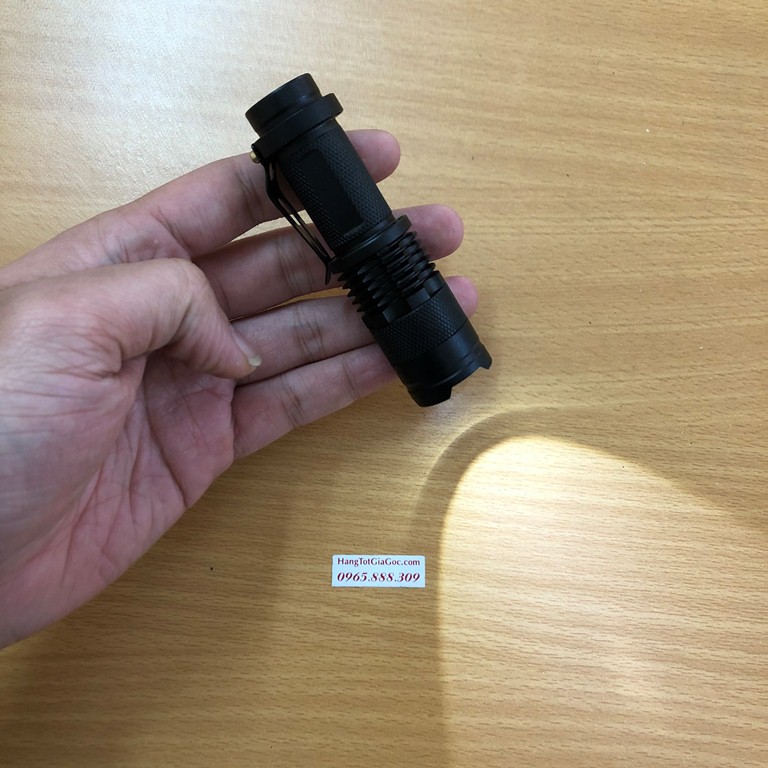 Đèn pin mini cầm tay siêu sáng Ultrafire SK68 pin Lithium, sạc USB, bóng Led 10w