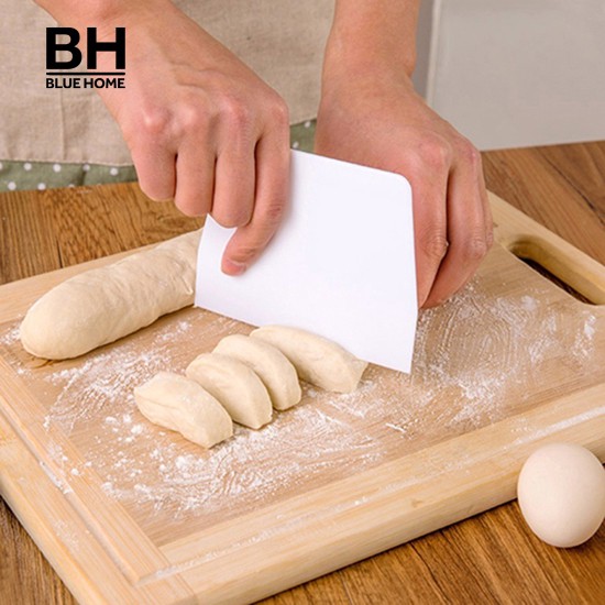 Dao Cắt Bột Bằng Nhựa
