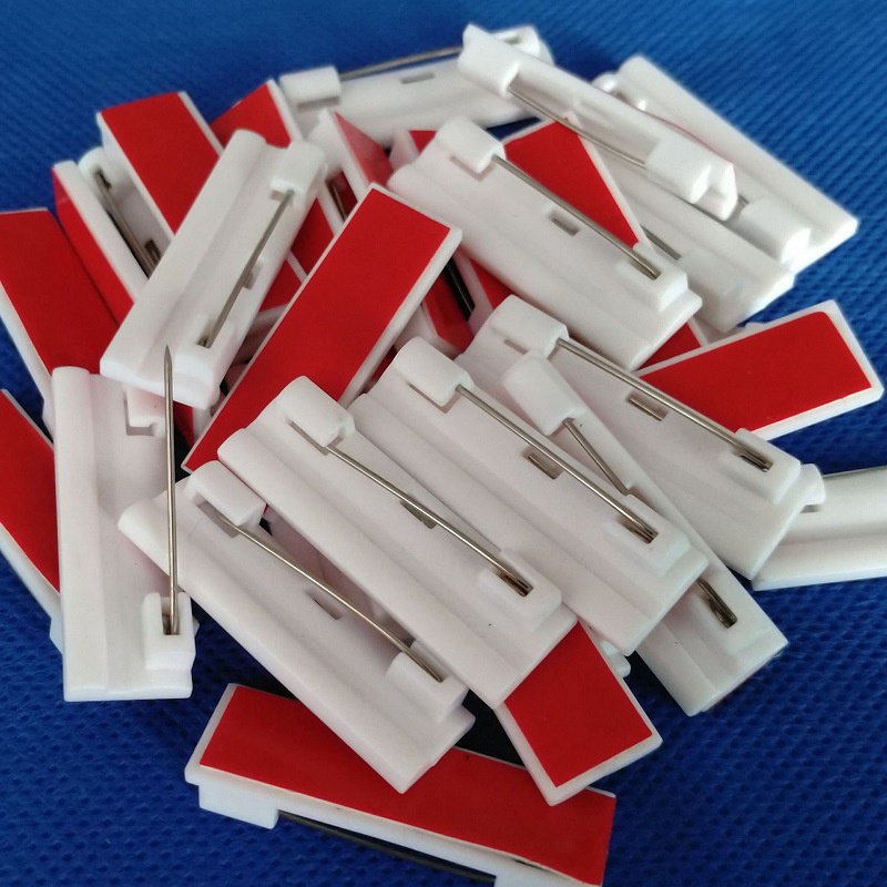 Ghim cài - Bảng tên