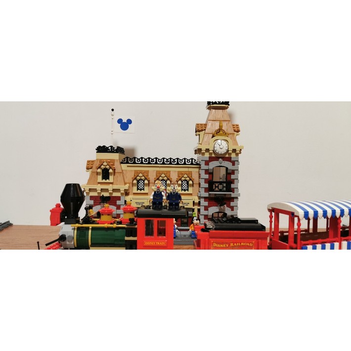 LEGO 71044 Disney - Ga tàu và xe lửa Disney