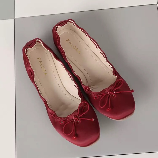 Giay Zalora bệt
