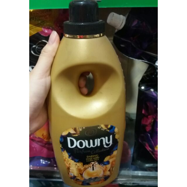 Nước xả vải Downy nước hoa cuốn hút 800ml