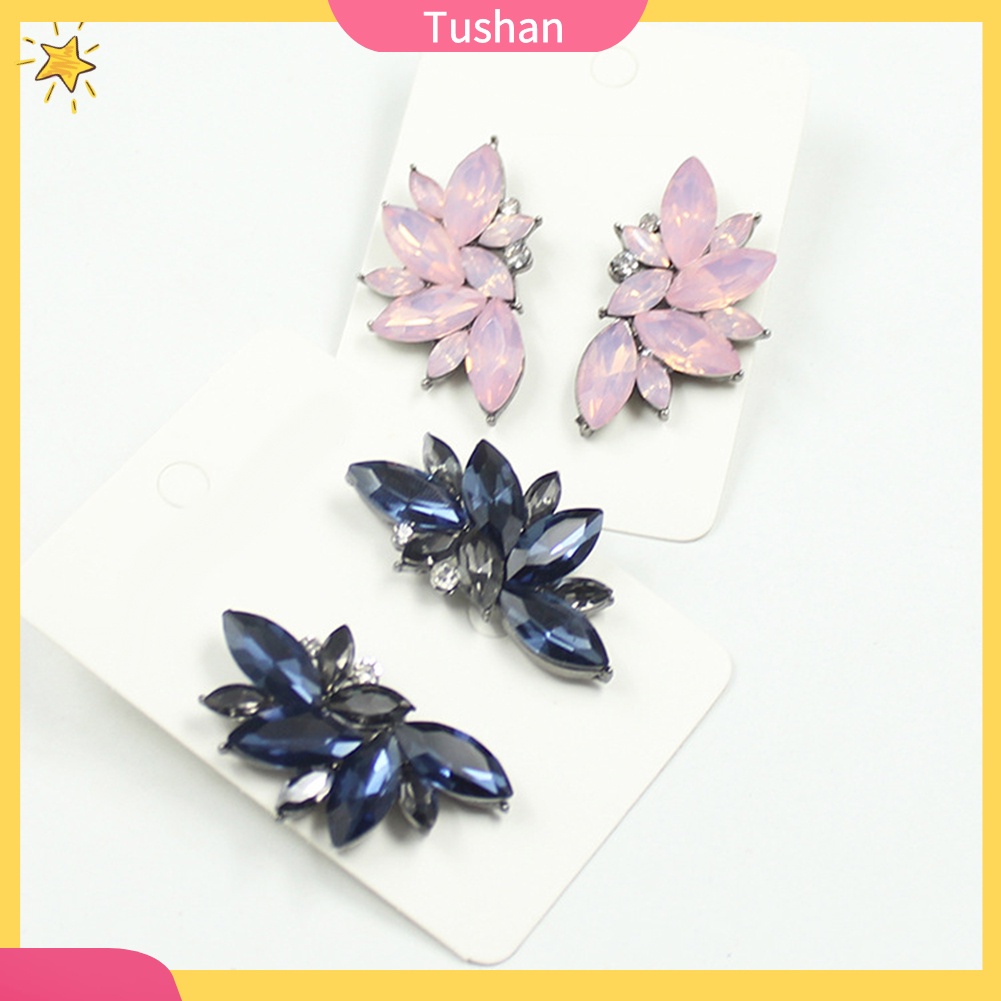 Đôi bông tai hình bông hoa đính đá thời trang cho nữ