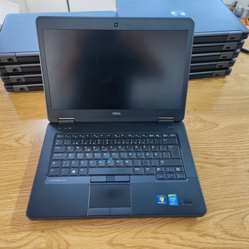 Dell Latitude E5440	Core i5-4310u, ram 4GB, ssd 128GB, màn 14" HD	Đen