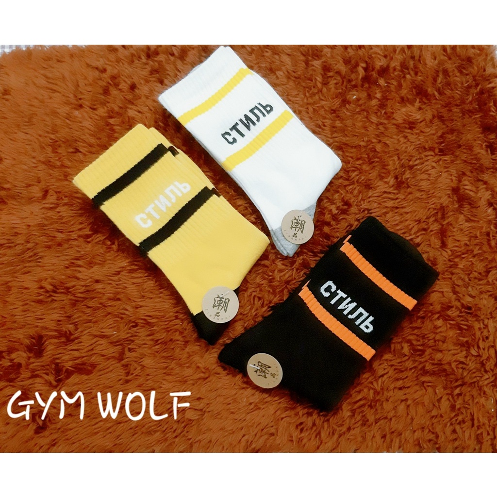 Vớ chữ CTNB cao cổ phong cách thể thao, năng động.