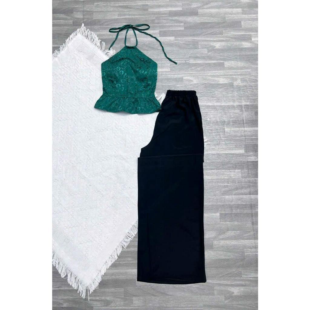Set đồ thời trang nữ áo gấm hoa cổ yếmchun hở lưng phối quần dài ống suông siêu xinh, mặc đi chơi cực kì sang chảnh xịn