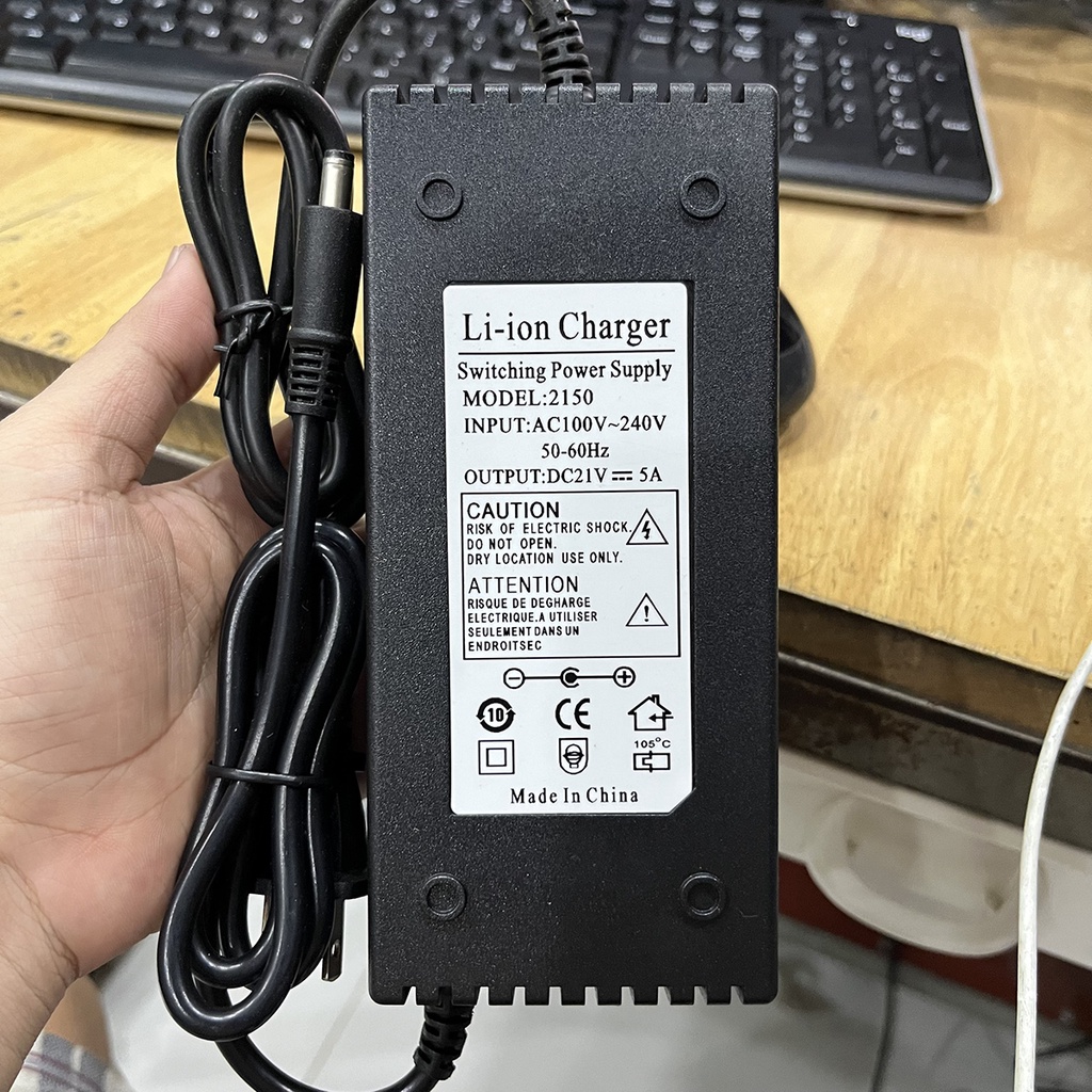 Sạc 5S 5A 18V (21V) dùng cho pin Li-ion 3.7V (Có quạt)