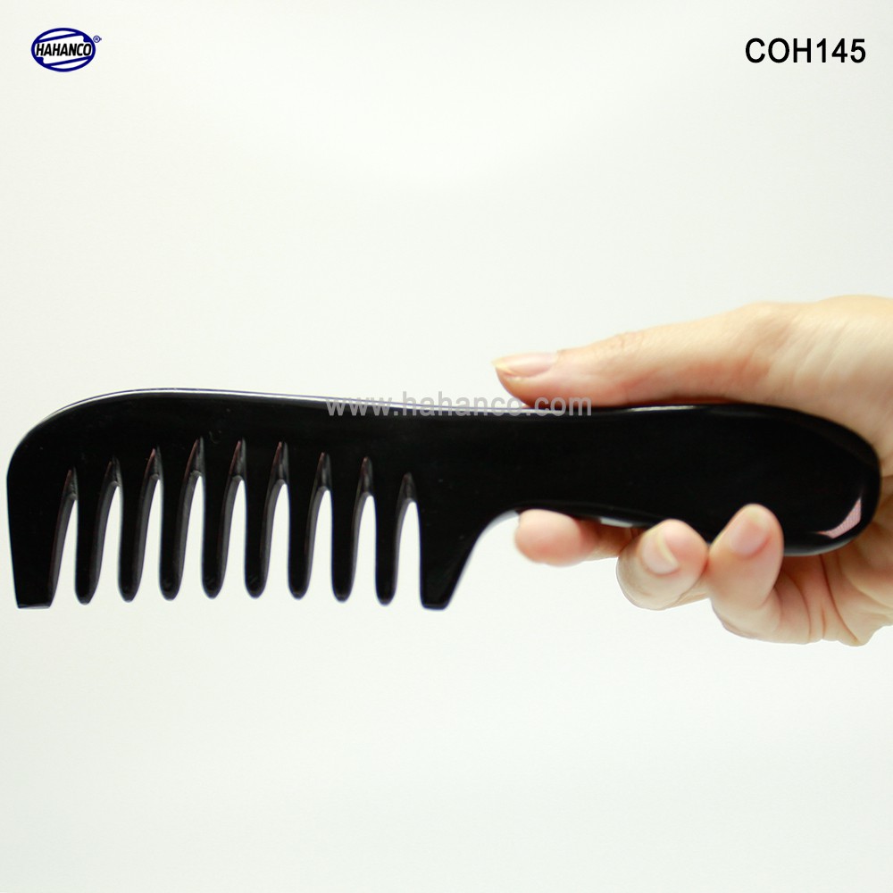 Lược Sừng massage đầu giúp lưu thông máu - COH145 (Size: L - 19cm) - Răng thưa -Horn Comb of HAHANCO - Chăm sóc sức khỏe