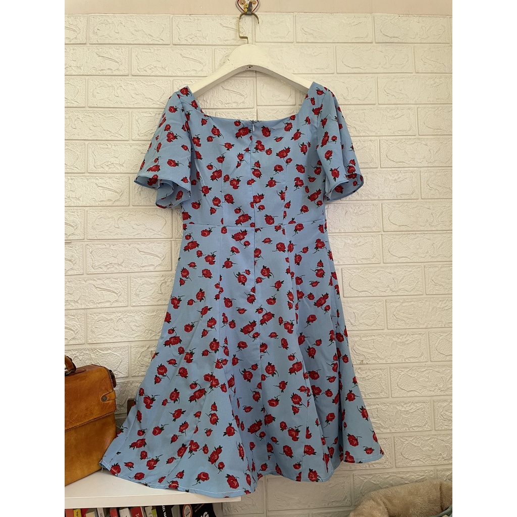 Đầm cổ vuông họa tiết hoa hồng