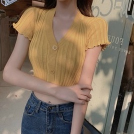 Áo len cộc tay dáng ngắn cài khuy(kèm ảnh trải sàn)