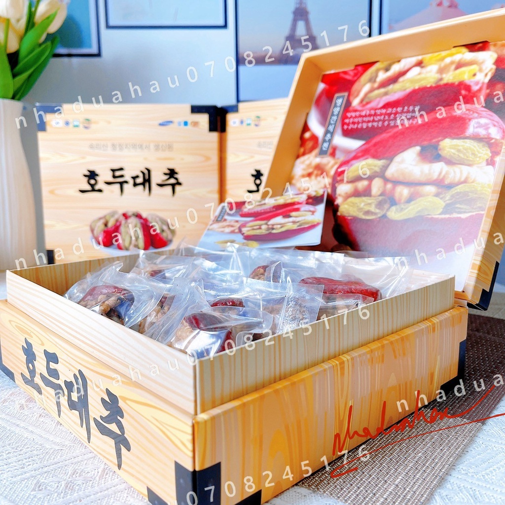 HOT Hộp Quà - Một hộp táo đỏ kẹp hạt óc chó nho khô sấy lạnh Hàn Quốc hộp 18 viên hàng cao cấp kèm túi xách