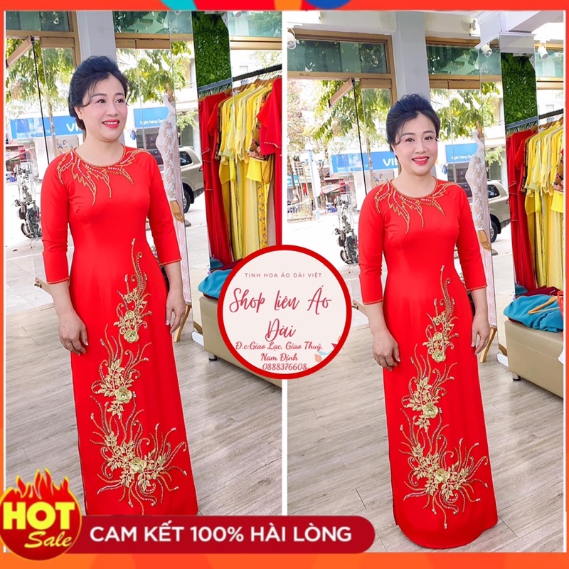 ♞✼∈Áo dài đỏ tươi đính kết hoa dải tà vàng đồng cổ tròn, tay lỡ thiết kế sang chảnh