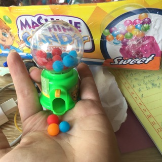 Máy bắn kẹo