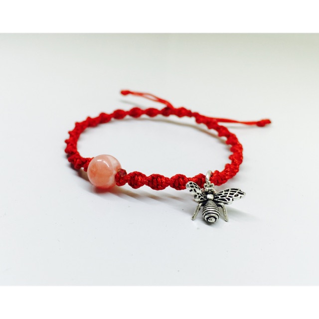 Vòng tay tết dây đỏ - Đào hoa, ong bướm