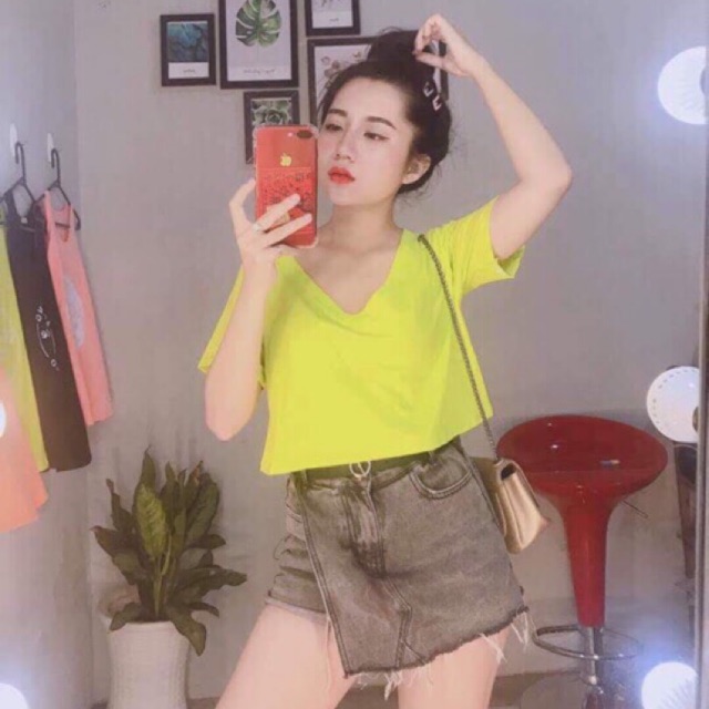 Áo croptop cổ tim