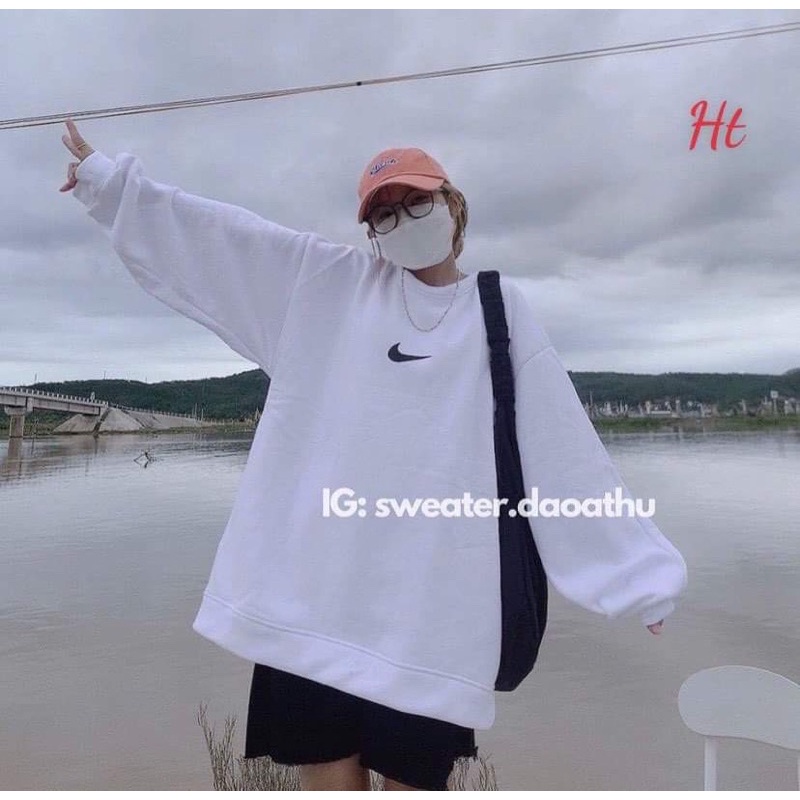 [ Mã 12FASHIONSALE1 giảm 10K đơn 50K ] Áo sweat dấu tích nhỏ ở ngực HT12