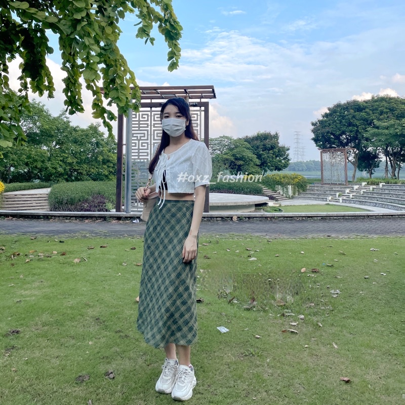 Chân váy midi kẻ nhung cara xẻ sau | WISTERIA SKIRT - BLUE CHIC