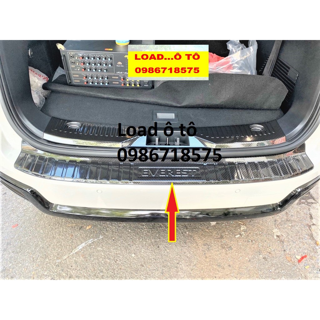 Chống Trầy Cốp Sau Xe Carbon Xe Ford Everest 2023-2018 Mẫu Vân Carbon Cao Cấp Nhất Thị Trường
