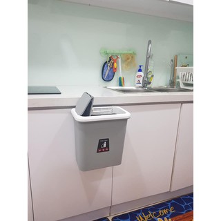 Thùng rác vuông cài cạnh cánh tủ bếp