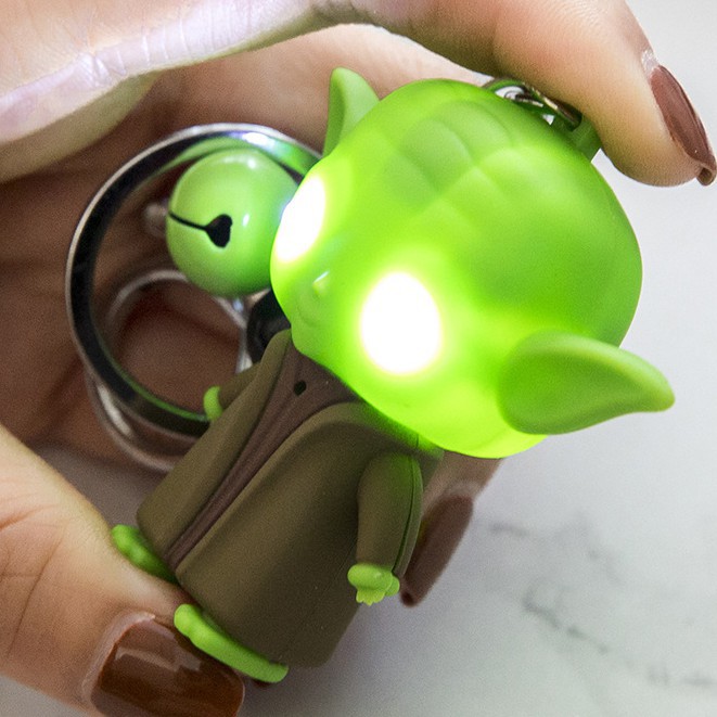 Móc khóa Star War người tai xanh phát sáng đèn Led có âm thanh