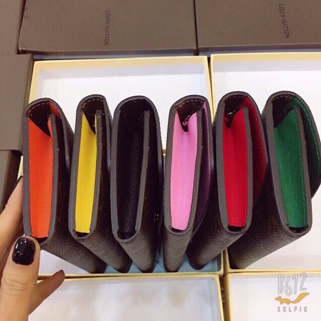 Ví cúc hàng có hộp