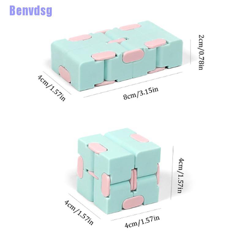 Đồ Chơi Khối Rubik Giảm Căng Thẳng