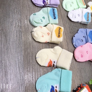 Set 2 đôi tất sơ sinh