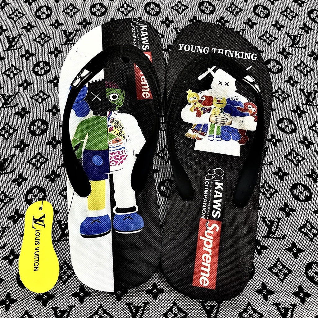 Dép Kaws x Supreme xỏ ngón nam thời trang siêu hot mẫu mới 2022. Sẵn 2 màu lựa chọn dép đế xịn chống trơn trượt