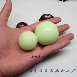 Chuỗi Hạt Đá Dạ Quang Phát Sáng Độc Đáo