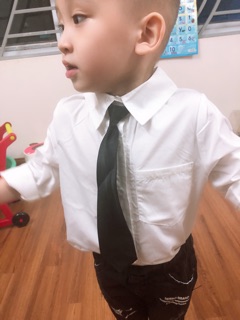 Áo sơ mi trắng bé trai