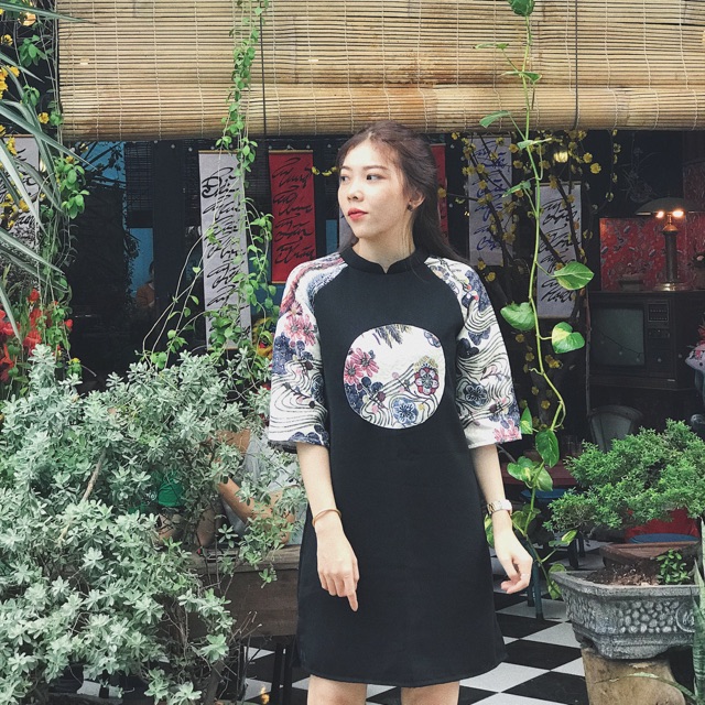 Đầm đen phối gấm