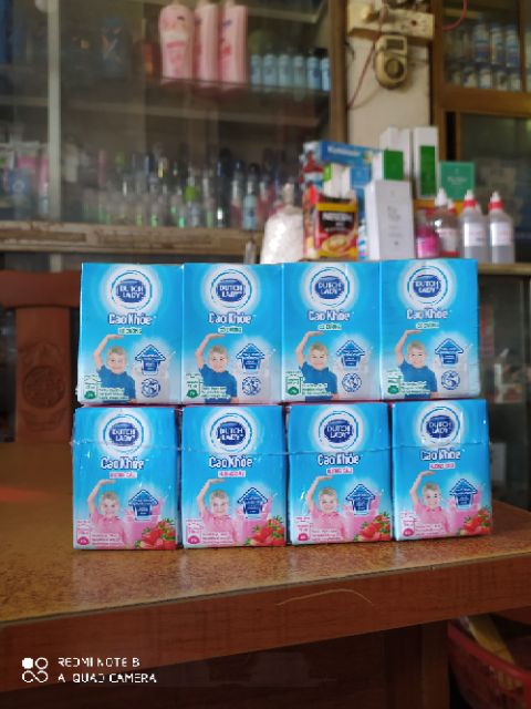 Vỉ 4 hộp sữa cao khỏe ,hà lan 180ml, 110ml , có 3 vị dâu ,sô, có đường