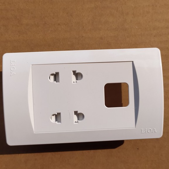 Ổ  2 CHẤU  VỚI 1 VÀ  2 LỖ VUÔNG LiOA